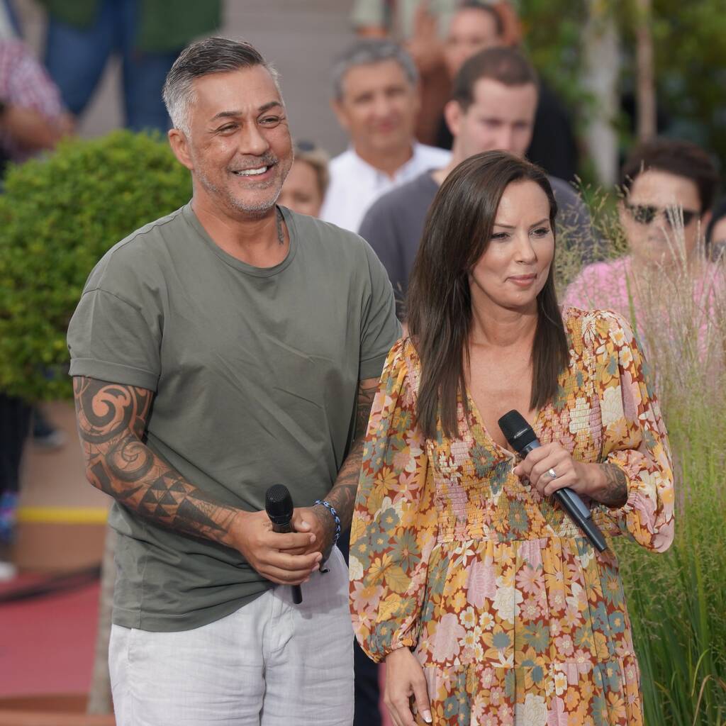 Bild von Mike Leon Grosch und seine Frau Daniela